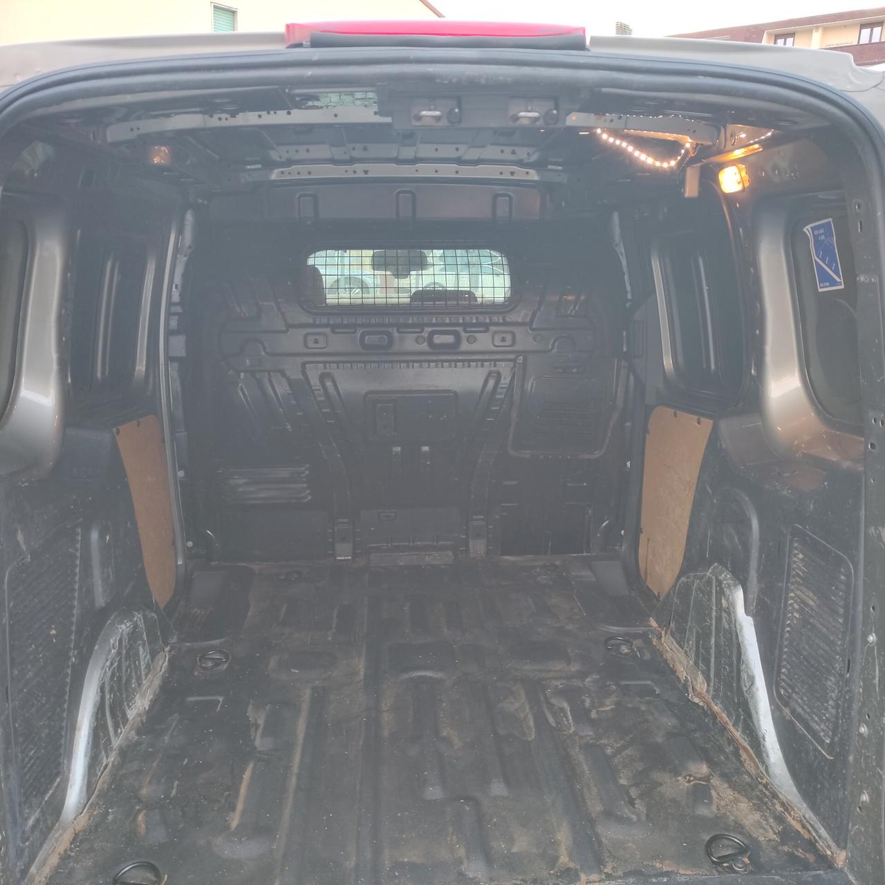 Ford Transit Connect 3 POSTI 1500tdci