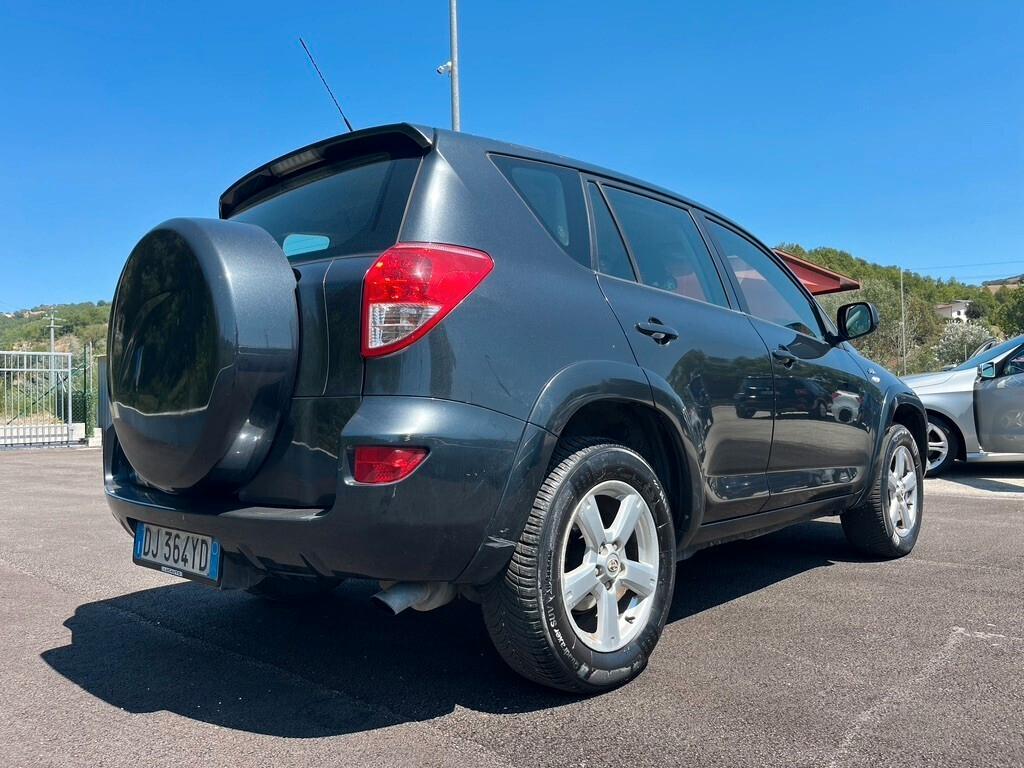 Toyota RAV 4 RAV4 2.2 D-4D 177 CV Sol Plus