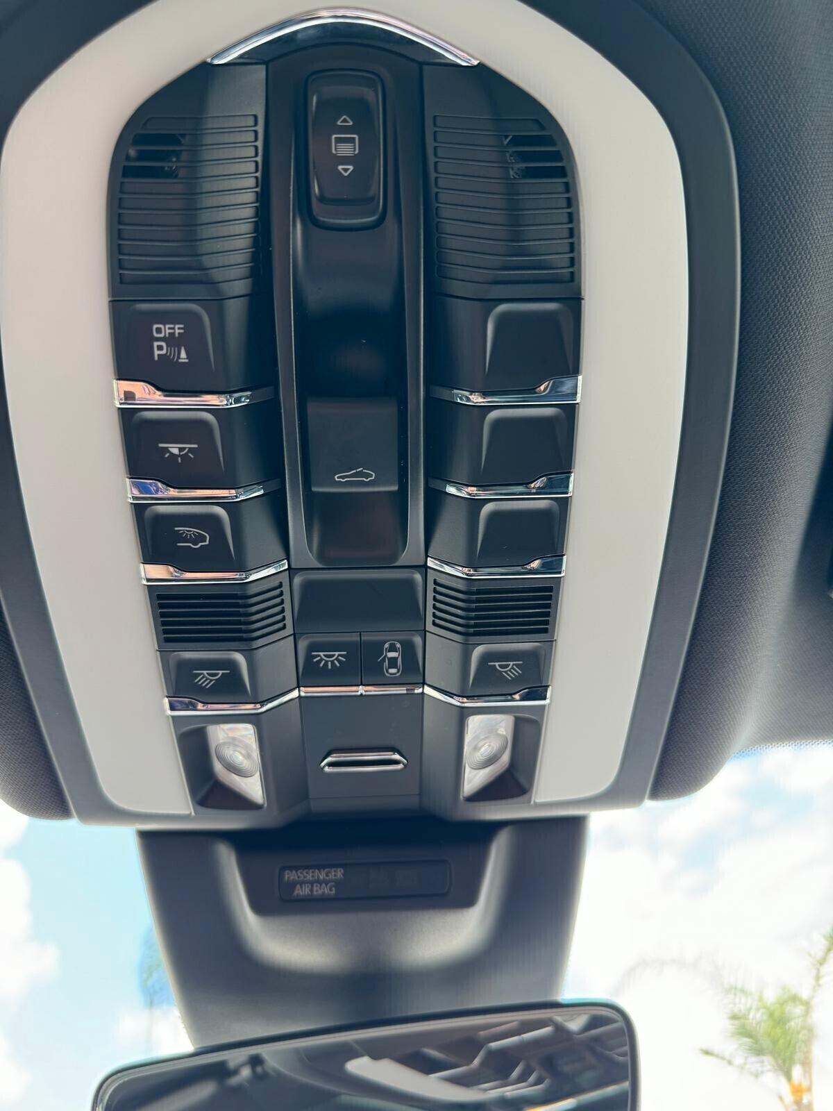 Porsche Macan 2.0 RESTAYLING UNICO PROPRIETARIO IVA ESPOSTA