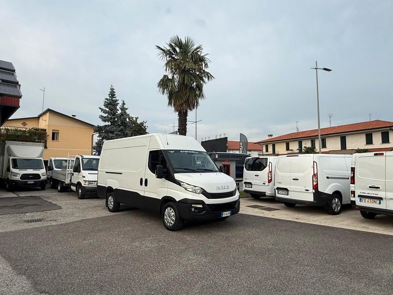 IVECO DAILY 2.3 MLJ 35-140 136CV 3 POSTI L3H2