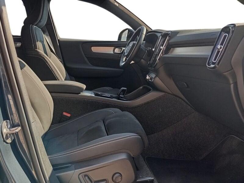 Volvo XC40 B3 163+14 CV Automatico TETTO LED Ultra Black Edition