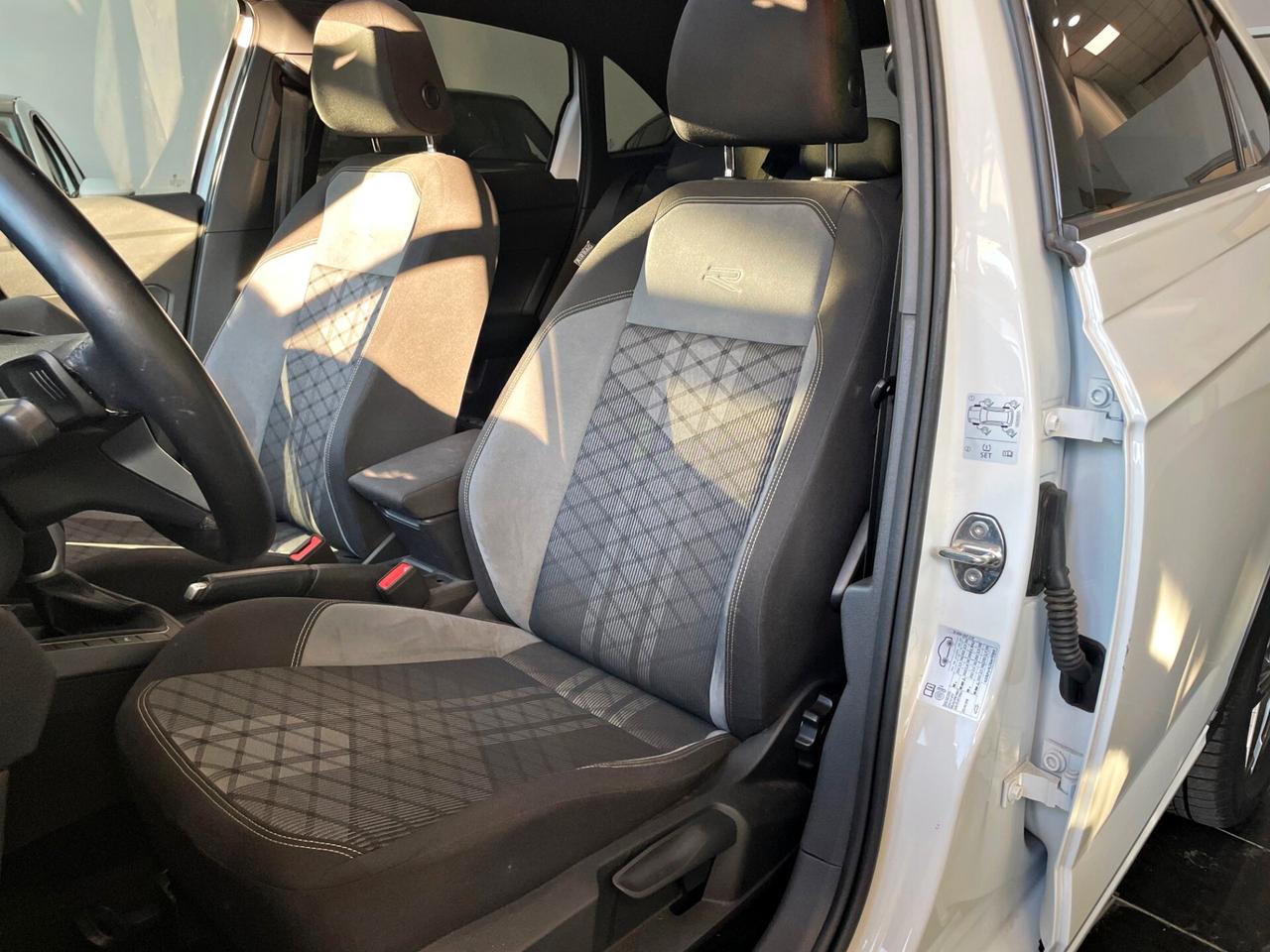 Volkswagen Taigo 1.5 TSI ACT 150 CV DSG R-Line