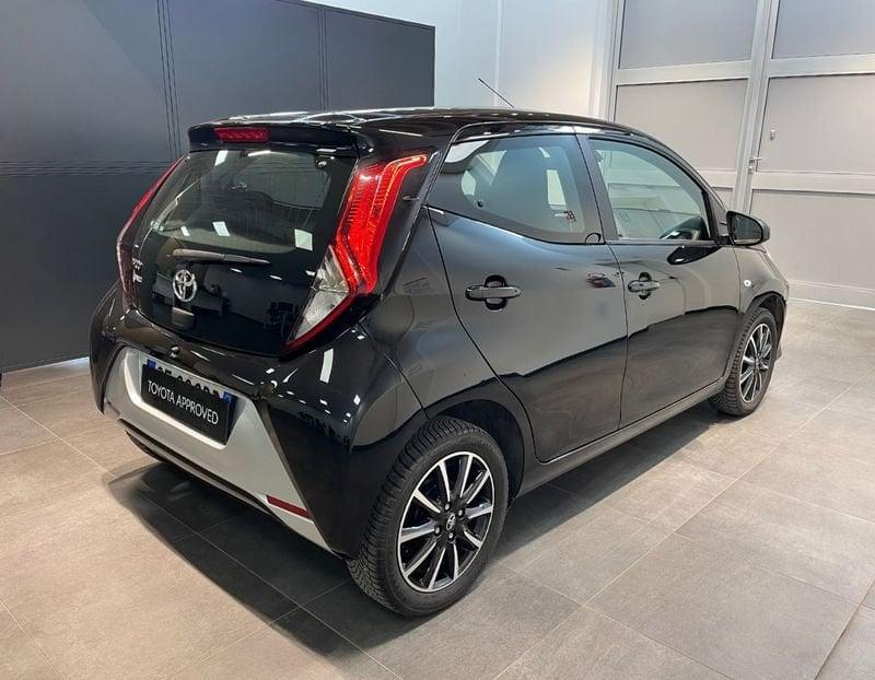 Toyota Aygo Connect 1.0 VVT-i 72 CV 5 porte x-play