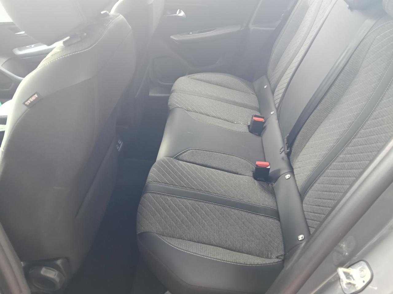 Peugeot 208 Hybrid 100 e-DCS6 Allure 2025
