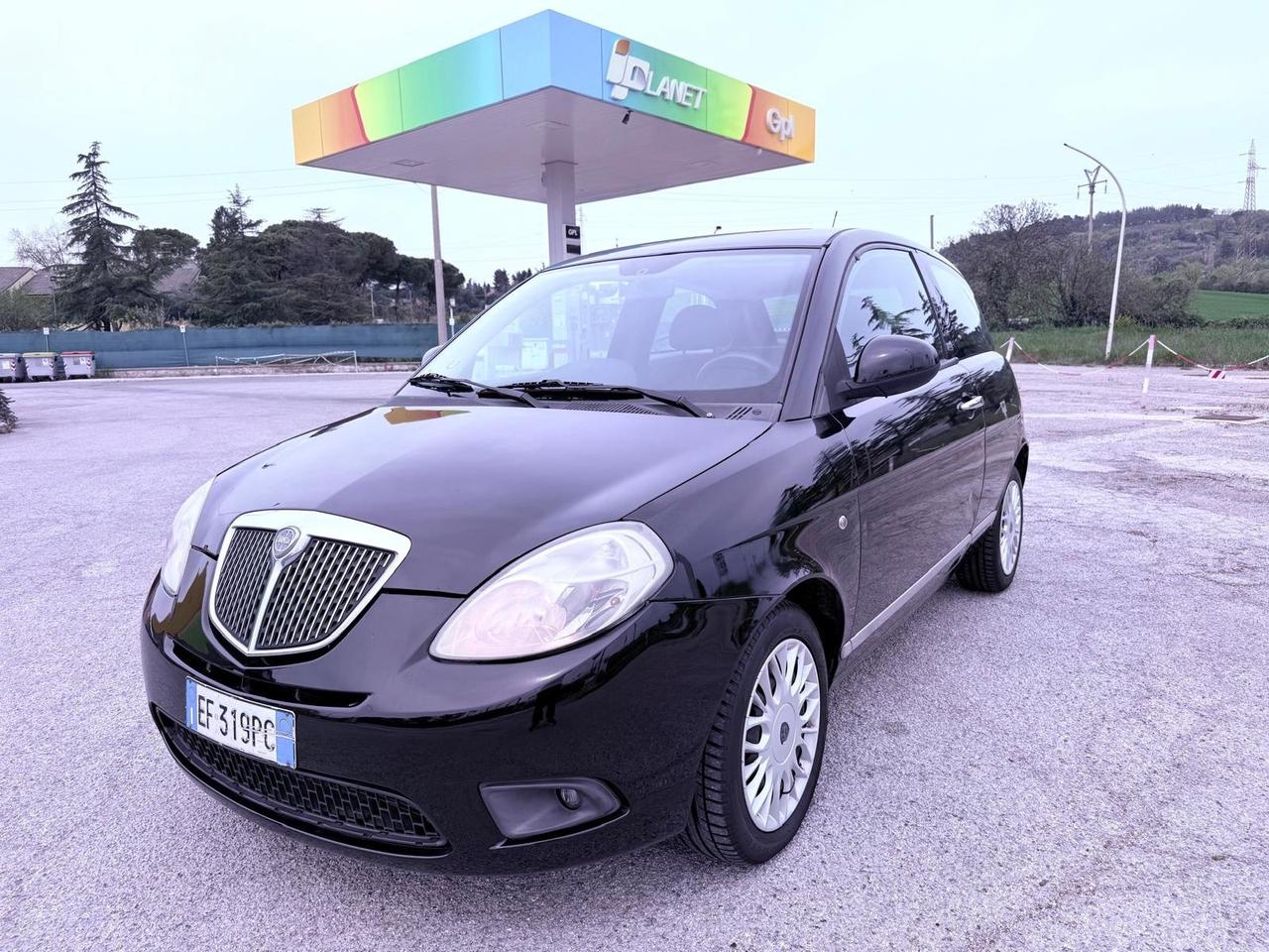 Lancia Ypsilon 1.2 69 CV Ok neopatentati