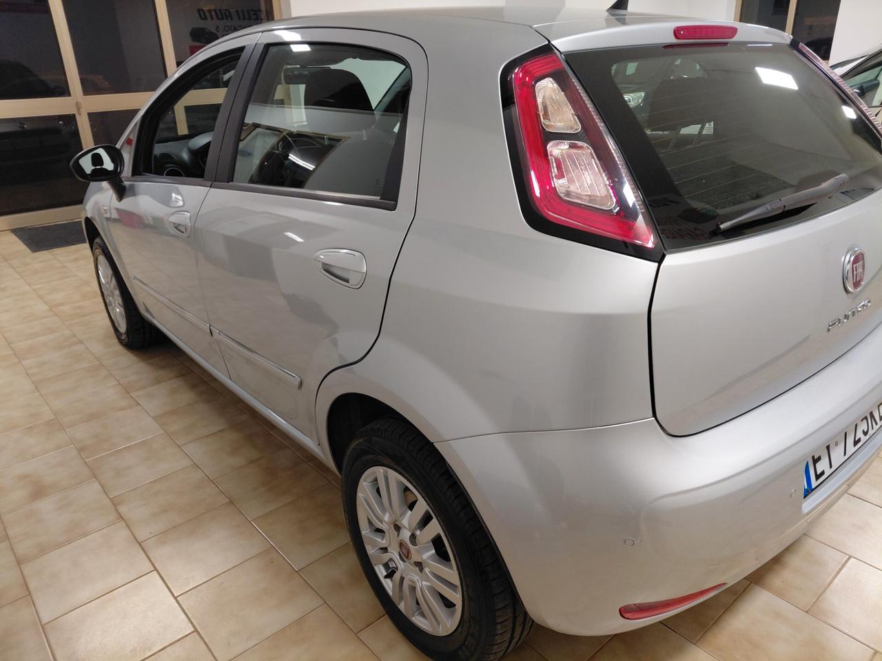 FIAT PUNTO ANNO 2015 BZ METANO ADATTA NEOPATENTATI KM 190 MILA