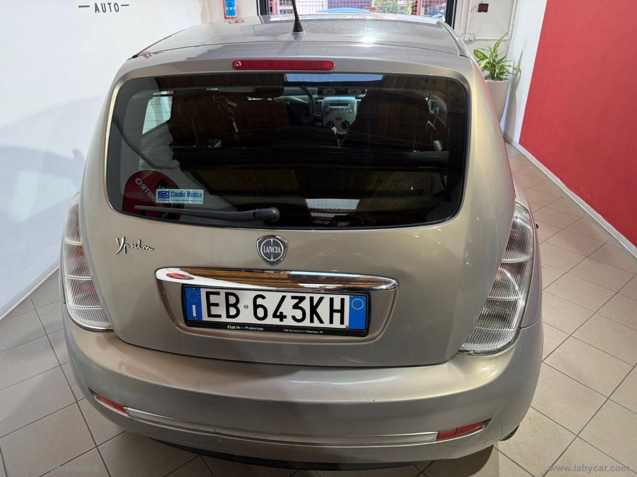 LANCIA Ypsilon 1.3 MJT 75 CV Versus