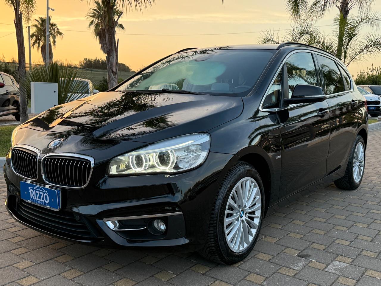 Bmw 218d Active Tourer Luxury Auto Led Navi Pelle