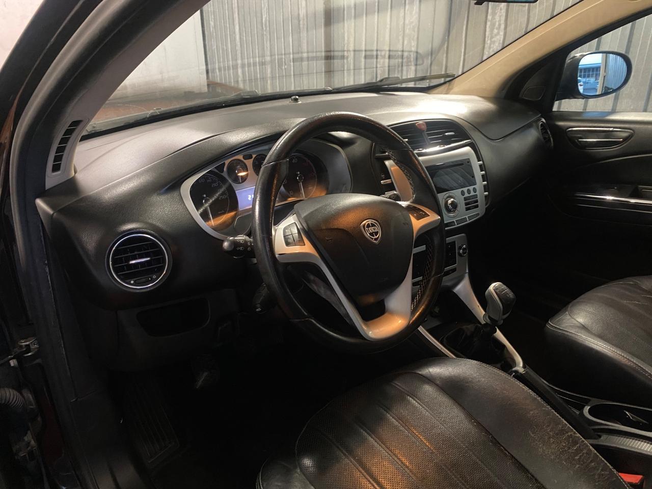 Lancia Delta 1.6 MJT DPF Silver