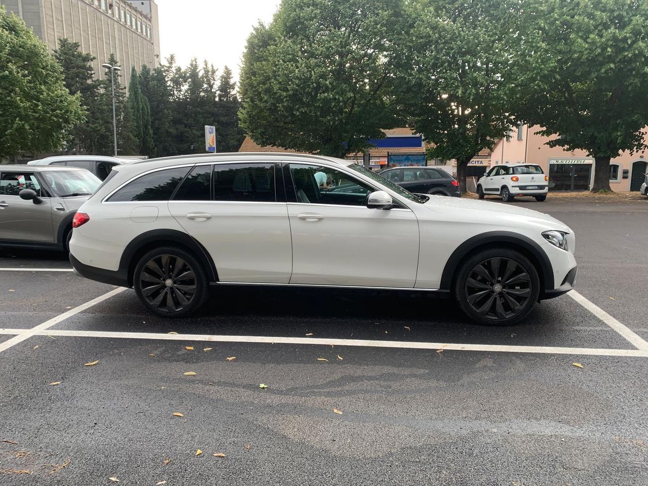 Mercedes-Benz E 220 E-Class E #6086