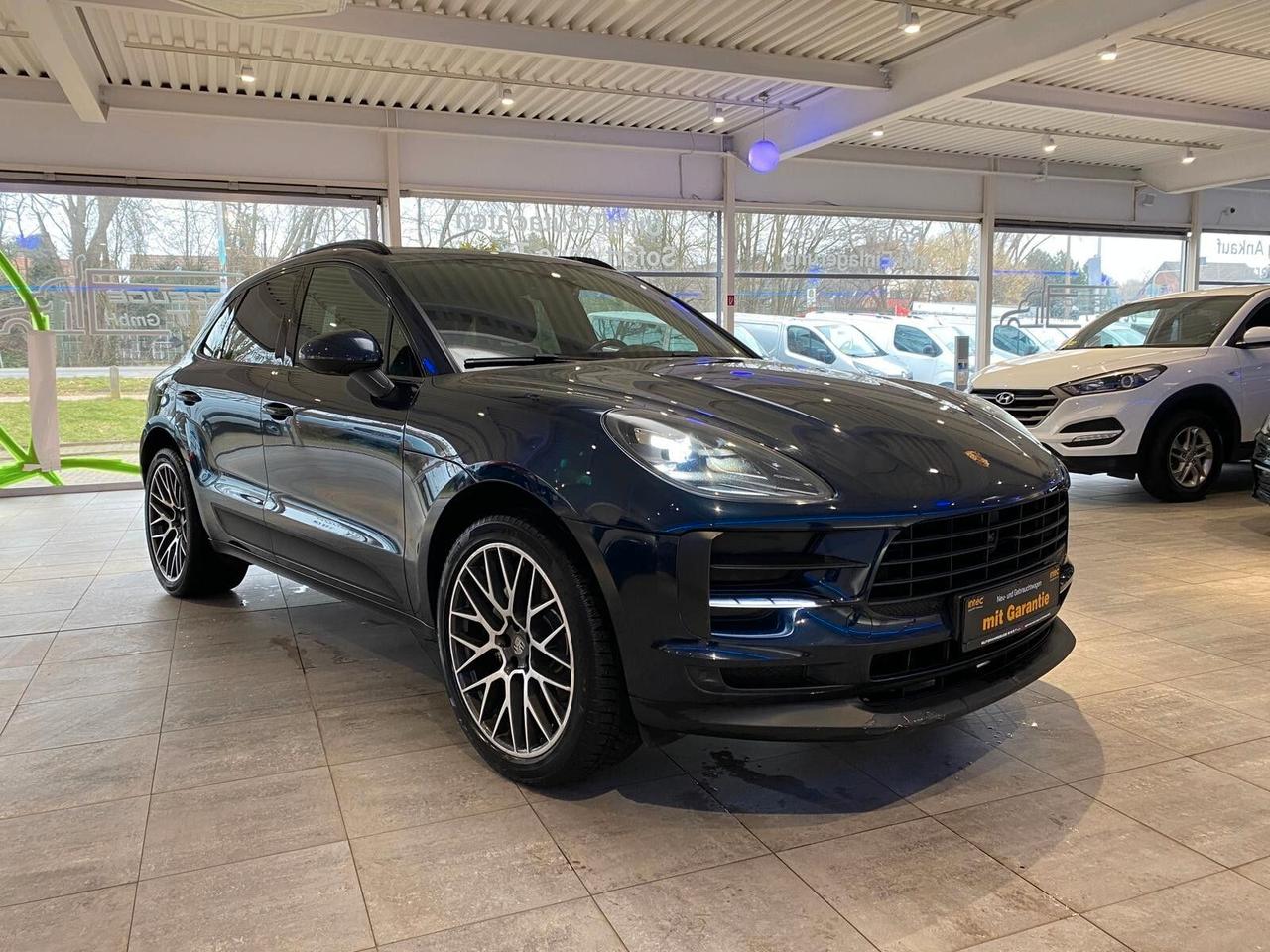 Porsche Macan 2.0 Sport Design*Sedili a 18 regolazioni*