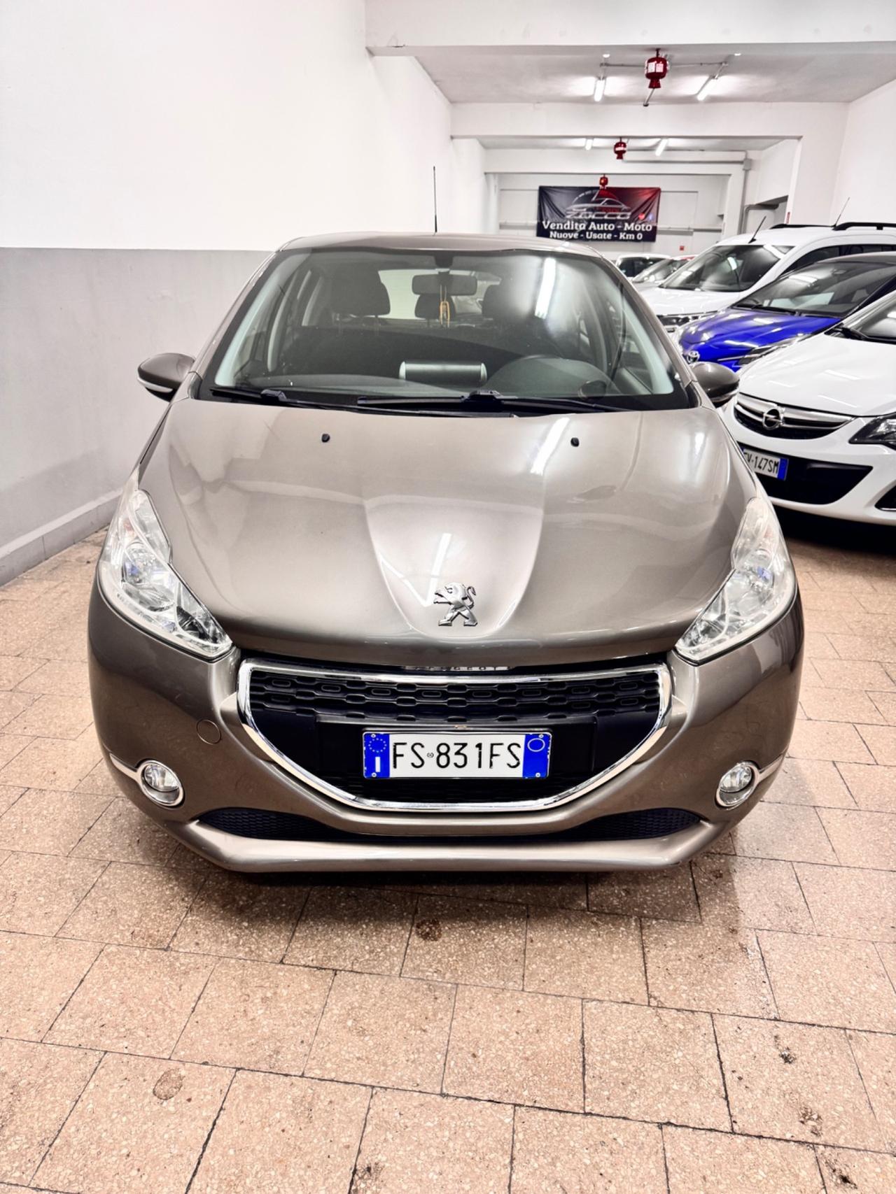 Peugeot 208 1.4 HDi 68 Cv 5P. Allure - 2014