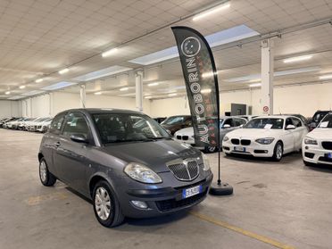 Lancia Ypsilon 1.2 16V Platino