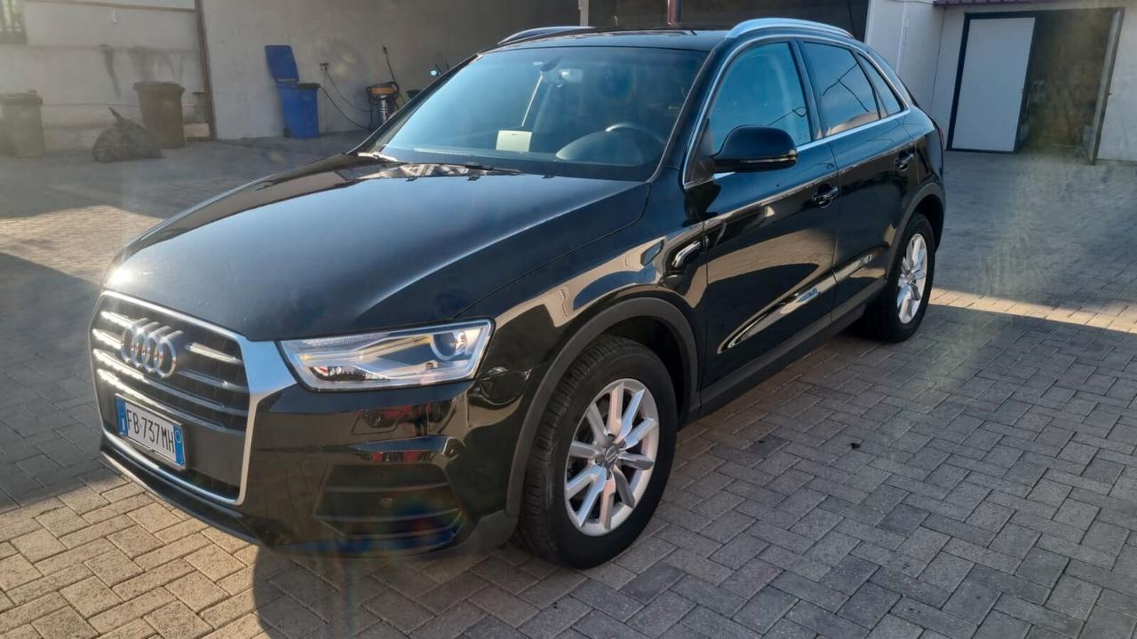 Audi Q3 2.0 TDI 150 CV Business