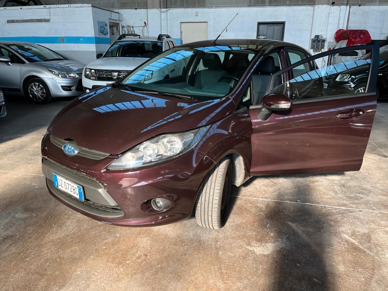 Ford fiesta 1.4benzina GpL