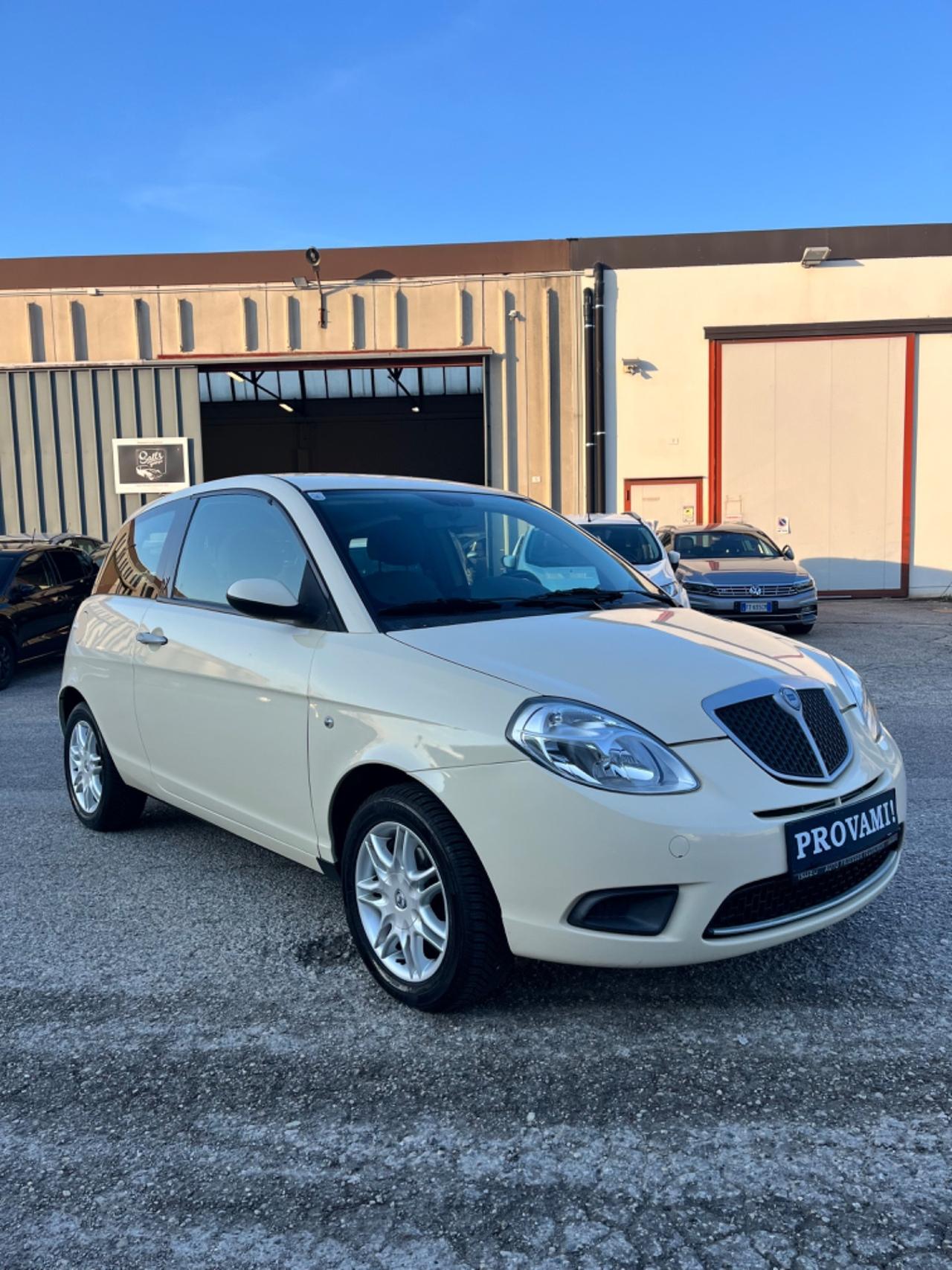 Lancia Ypsilon 1.2 Neopatentati