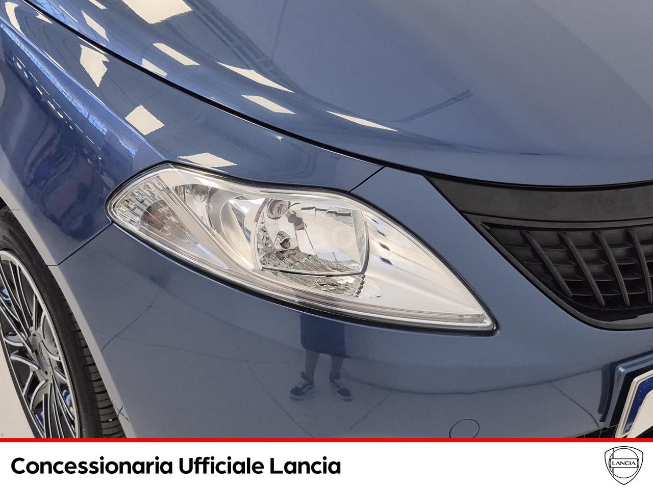 Lancia Ypsilon 1.0 firefly hybrid silver s&s 70cv 5p.ti