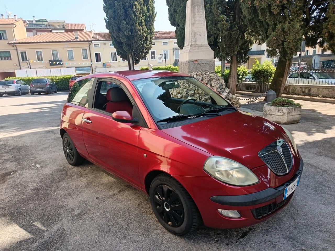 Lancia Ypsilon 1.2 16V Platino ok neo patente