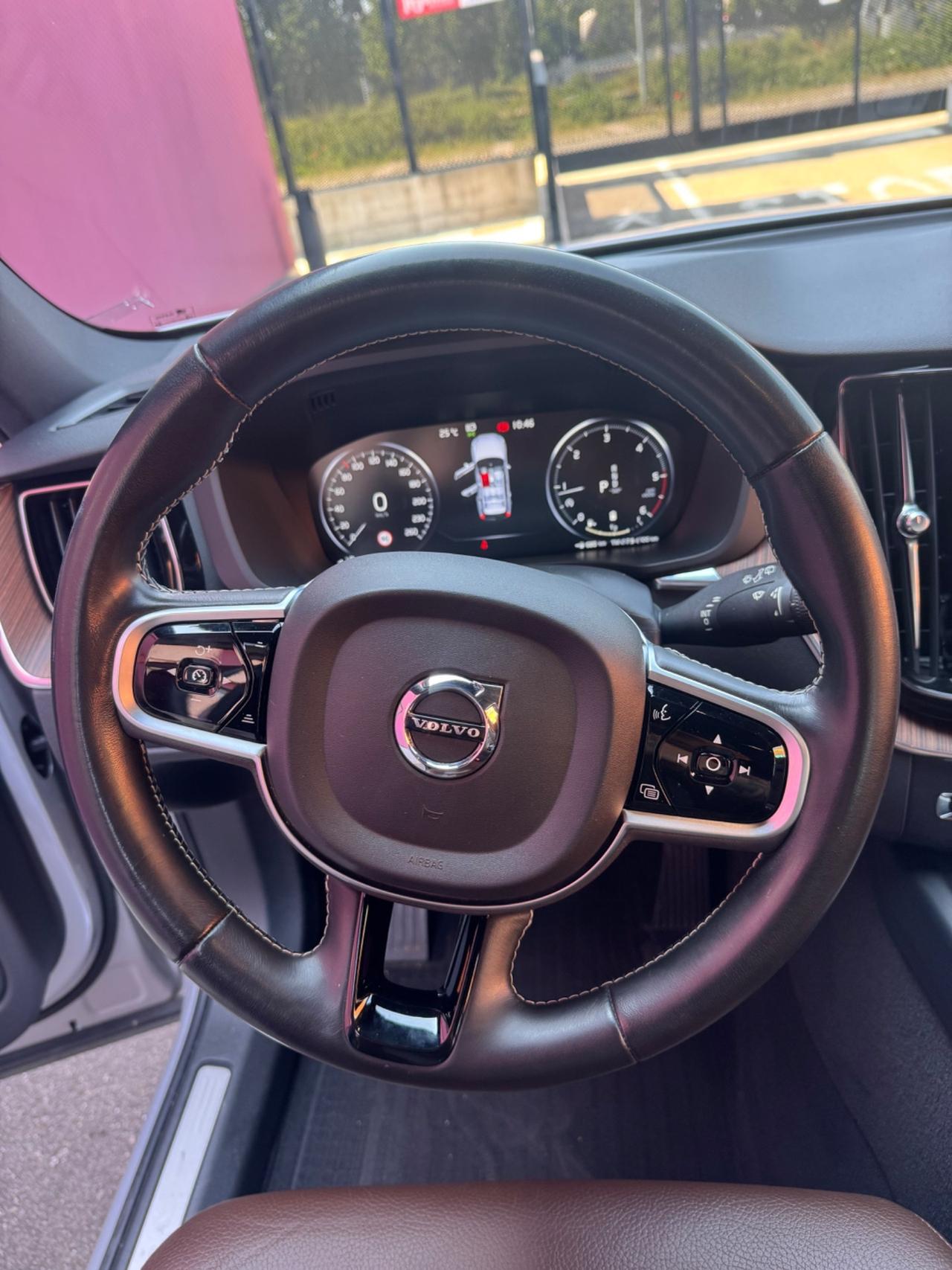 VOLVO XC 60 B4 AWD UNI PROP IVA ESPOSTA