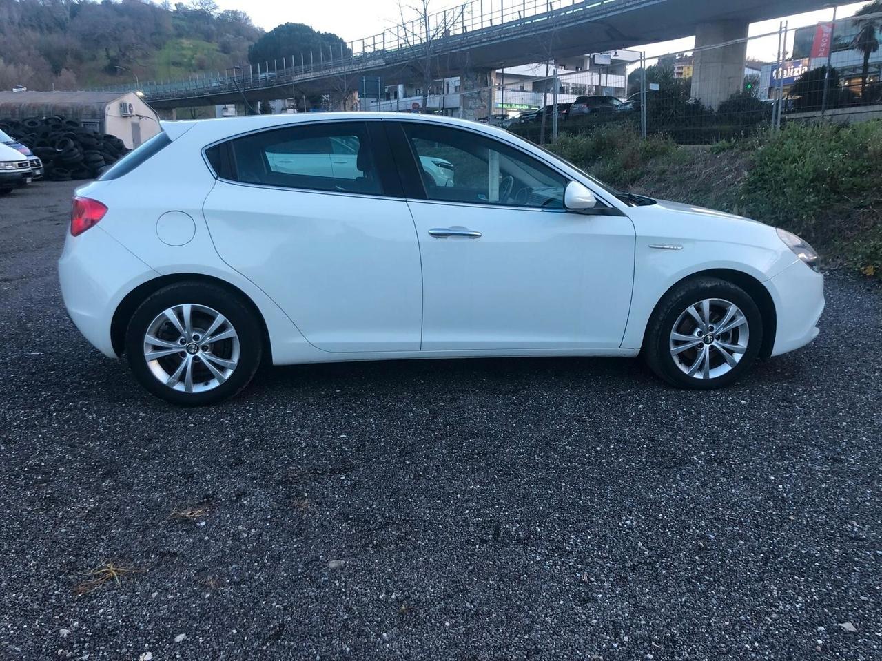 Alfa Romeo Giulietta 1.6 JTDm-2 105 CV Progression