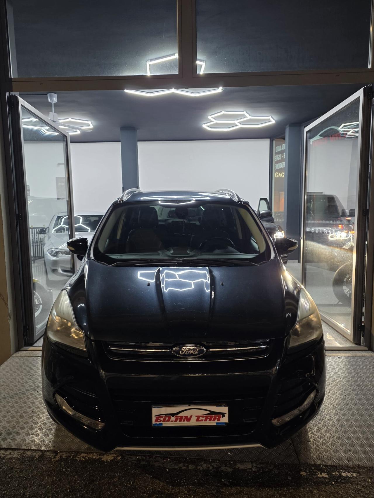 Ford Kuga 2.0 TDCI 140 CV 4WD Titanium