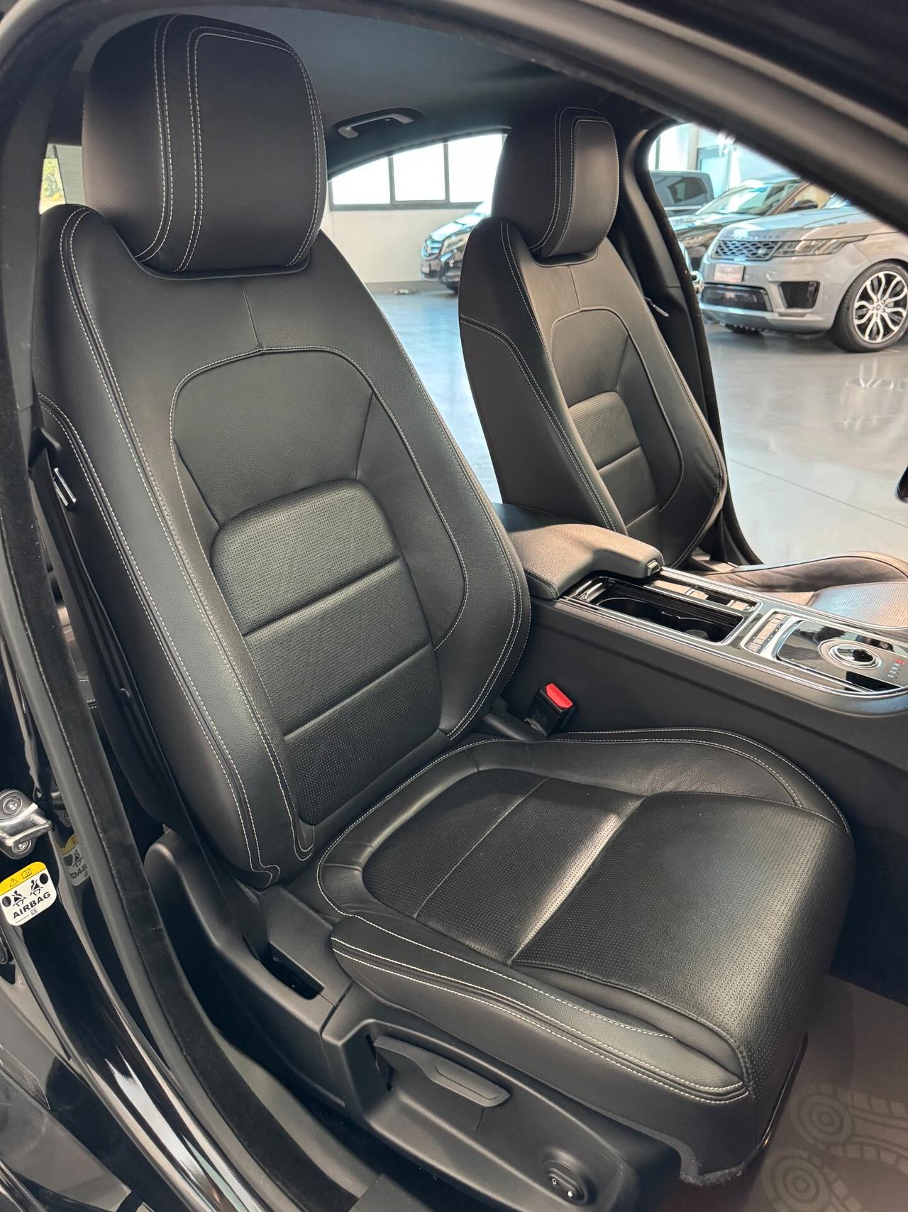 Jaguar XE Landmark Edition awd 2.0cc 180cv Unico proprietario Tagliandi ufficiali IVA Esposta