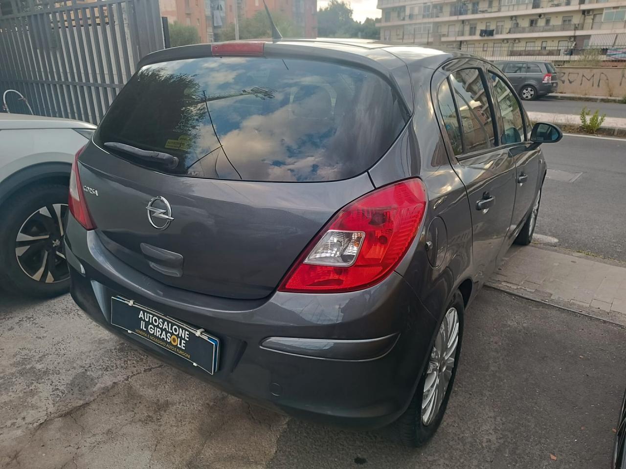 Opel Corsa 1.2 5 porte Cosmo