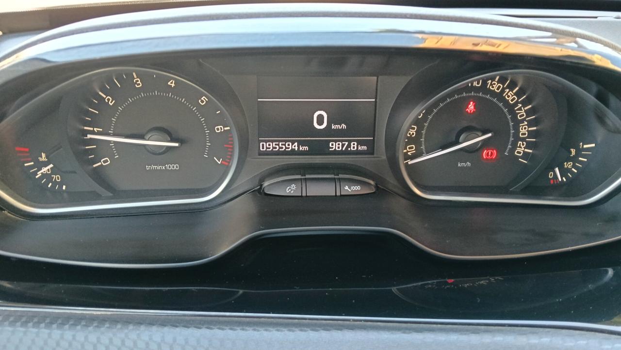 PEUGEOT 208 1.2 BENZ-RETROC-PREZZO PROMO!