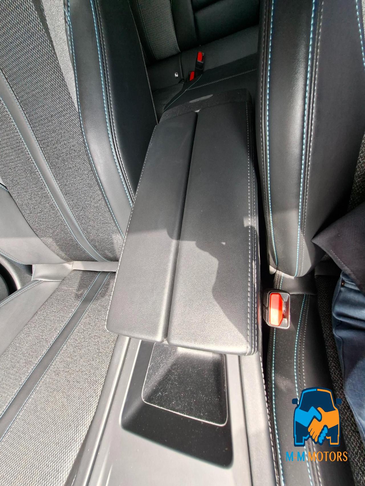 Peugeot 308 1.6 hybrid phev Allure Pack 180cv e-eat8