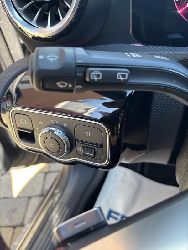 Mercedes A 180 AMG Line Premium DCT LED-NAVI-18"