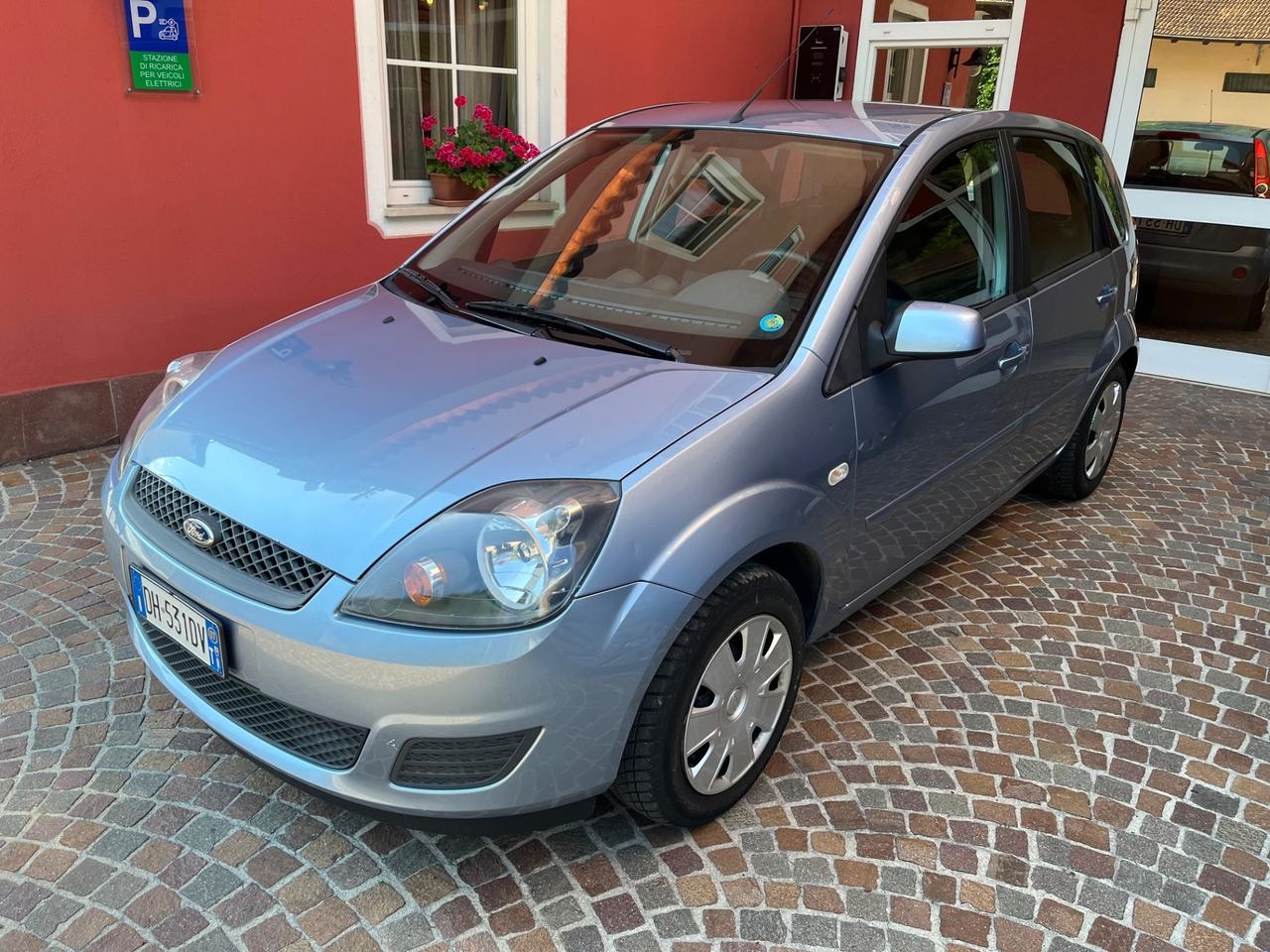 Ford Fiesta 1.2 16V 5porte - NEOPATENTATI
