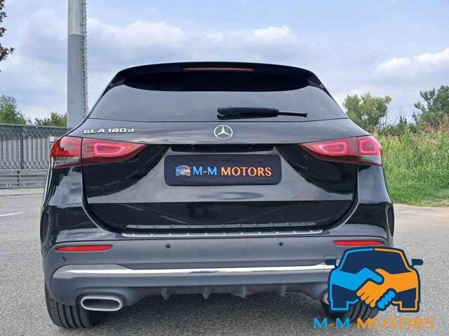 MERCEDES-BENZ GLA 180 d Automatic Premium AMG!