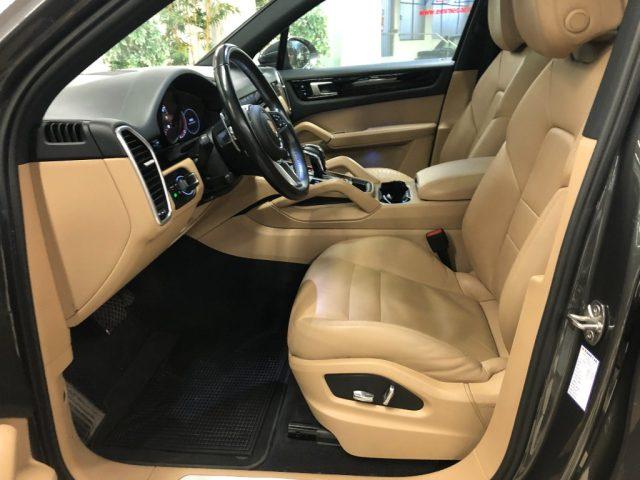 PORSCHE Cayenne 3.0 V6