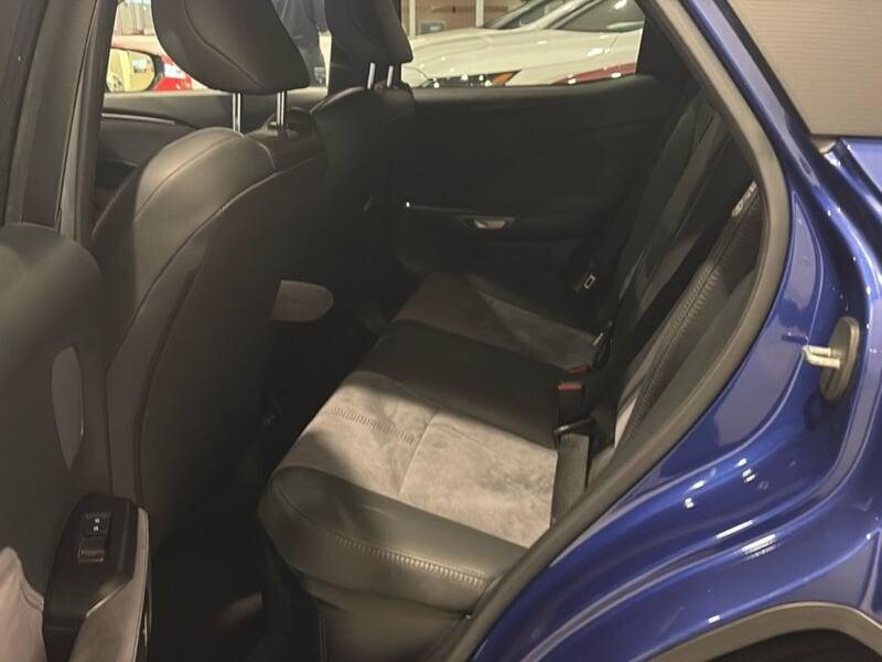 Lexus LBX Elegant 2WD