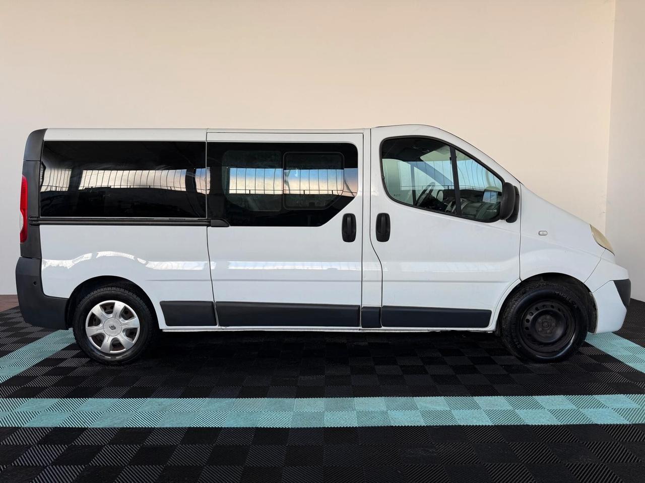 Renault Trafic T29 2.0 dCi/115 PL-TN PULMINO 9 POSTI