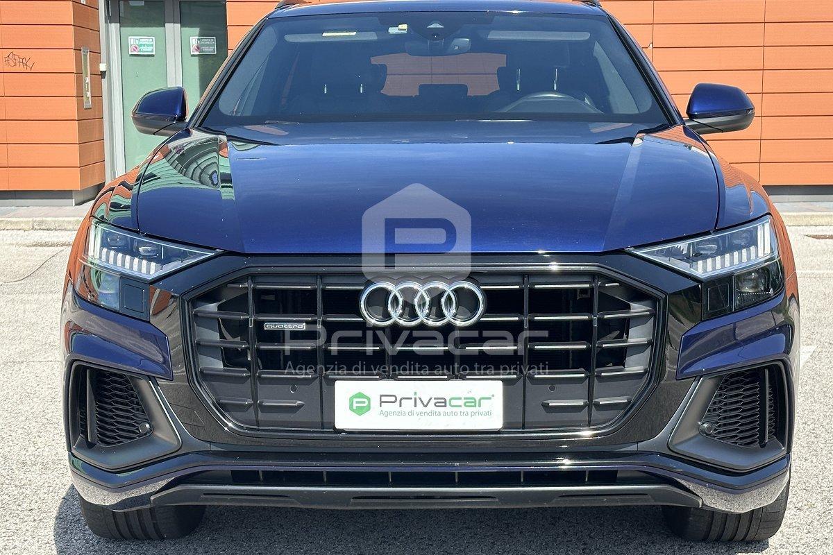 AUDI Q8 55 TFSI quattro tiptronic