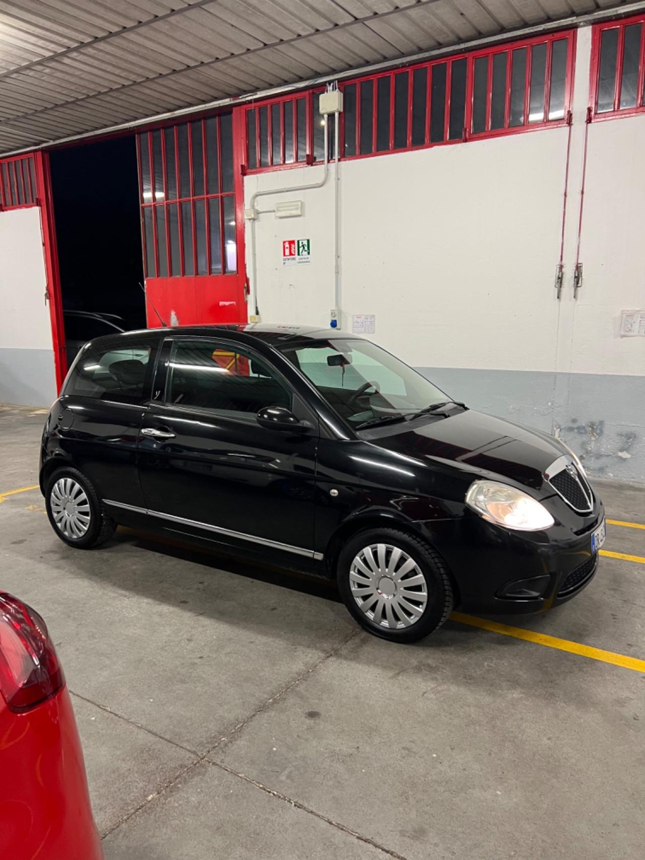 Lancia Ypsilon 1.2 Argento