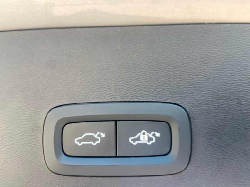 VOLVO XC40 1.5 t4 recharge PheV Core AuTo