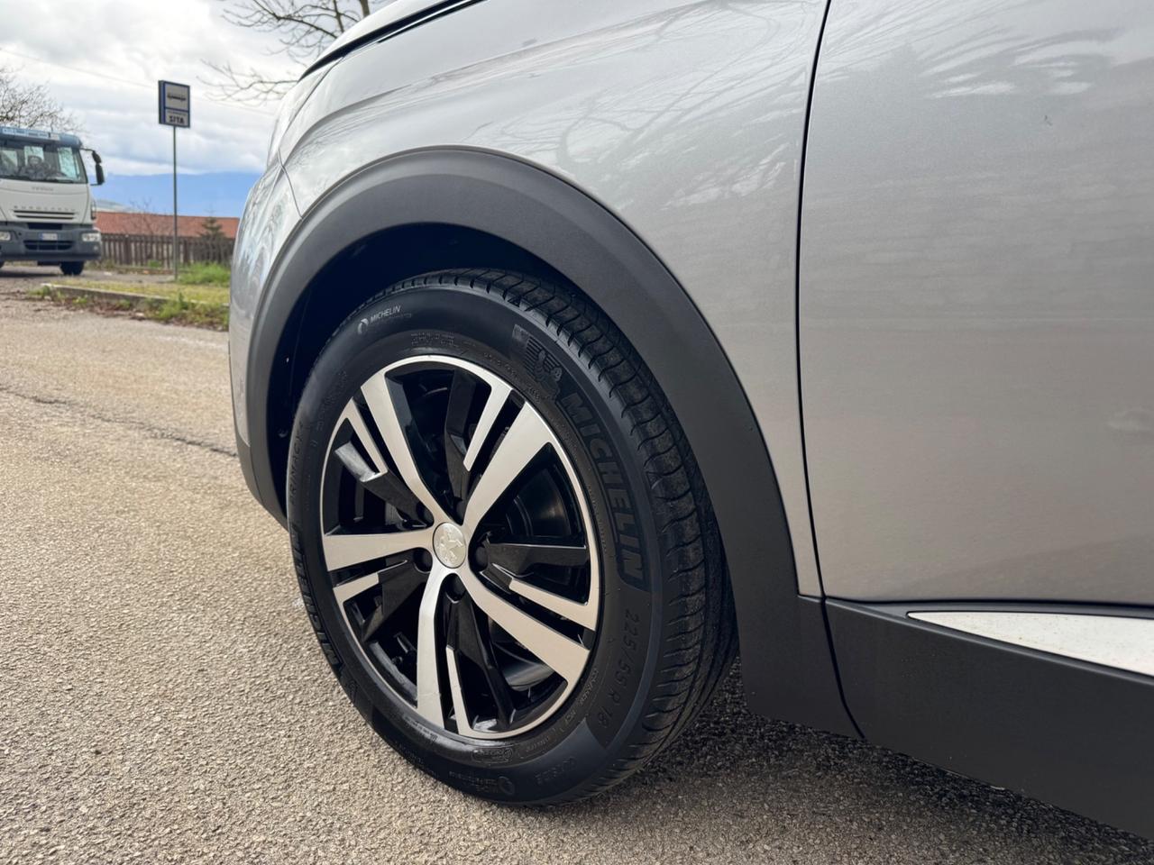 Peugeot 3008 BlueHDi 130 S&S EAT8 Allure