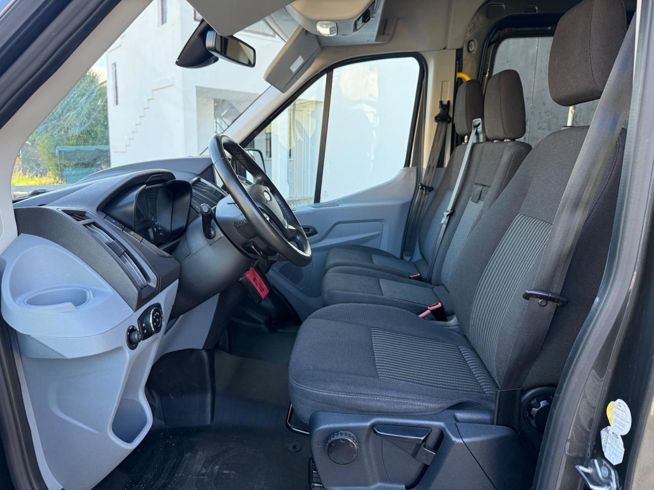 Ford Transit 2.0TDCi 9 POSTI PASSO LUNGO GANCIO TRAINO