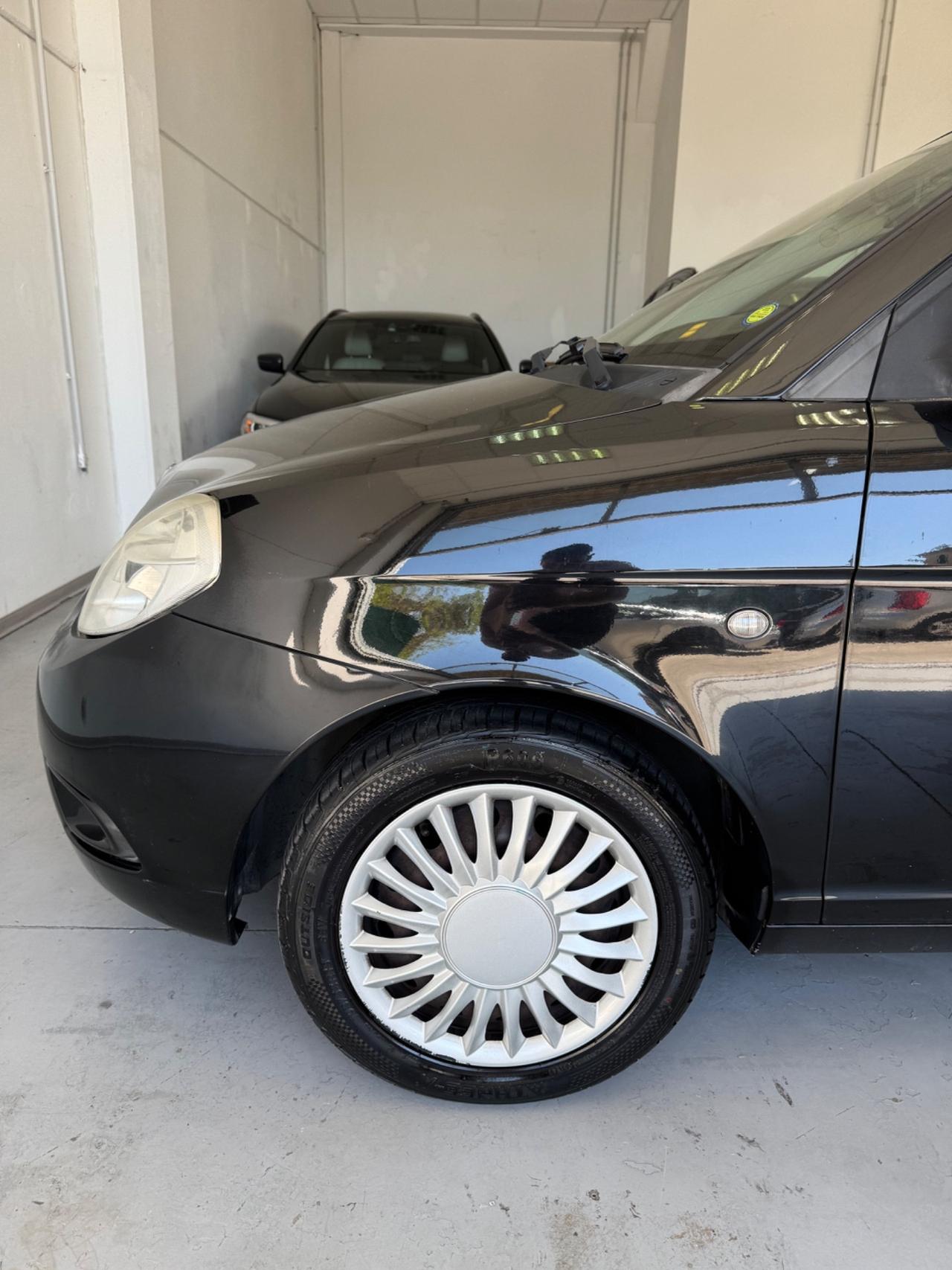 Lancia Ypsilon 1.2 69 CV Platinum