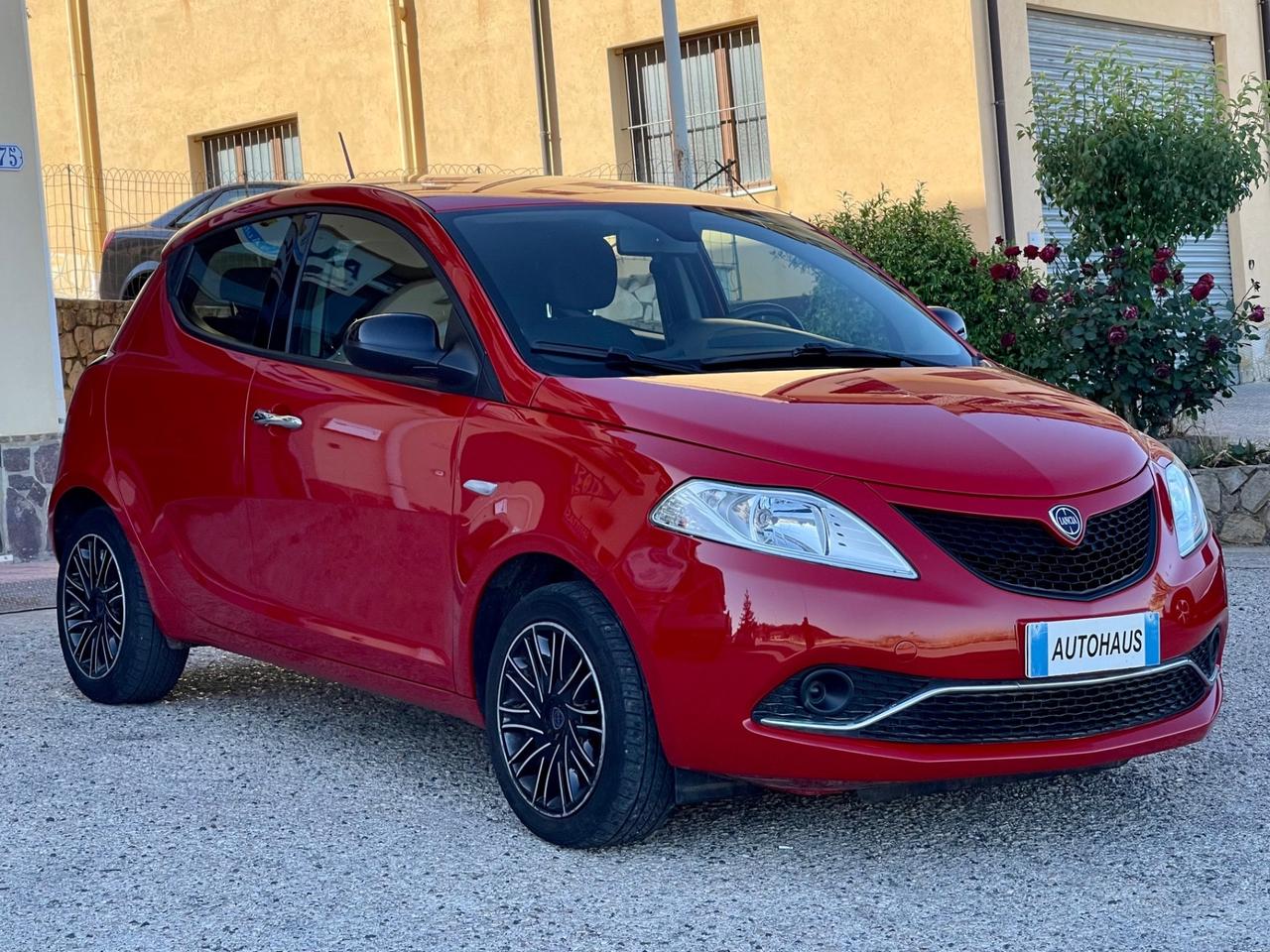 Lancia Ypsilon 1.2 69 CV 5 porte S&S Gold
