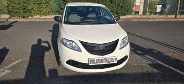 Lancia Ypsilon 1.0 FireFly 5 porte S&S Hybrid Ecochic Silver