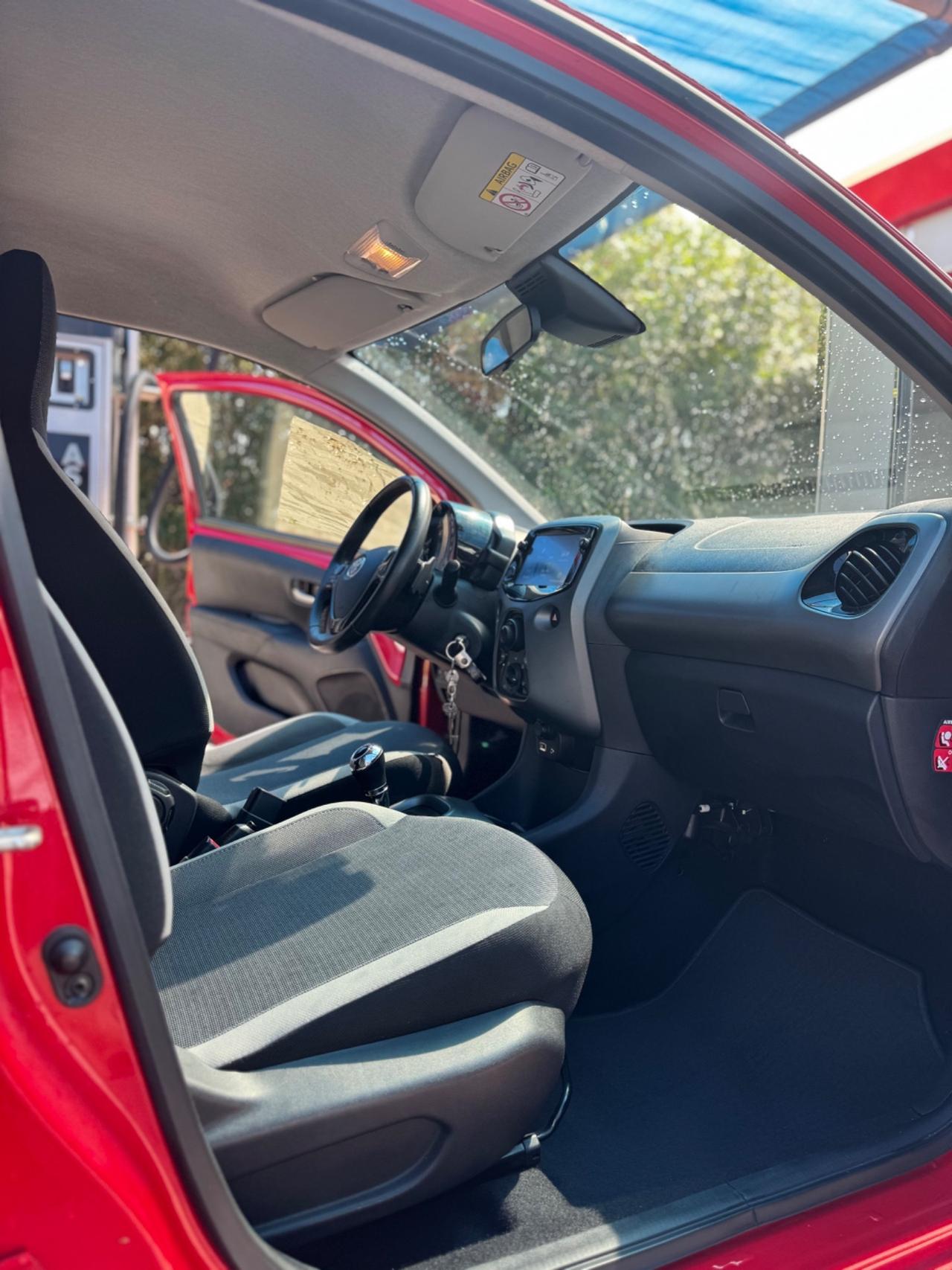 Toyota Aygo Connect 1.0 VVT-i 72 CV 5 porte x-clusiv MMT
