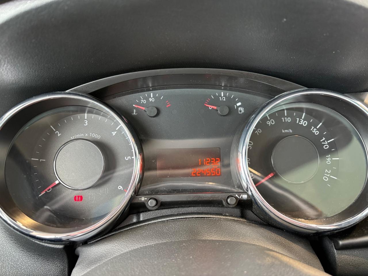 Peugeot 3008 1.6 HDi 110CV cambio robotizzato Outdoor