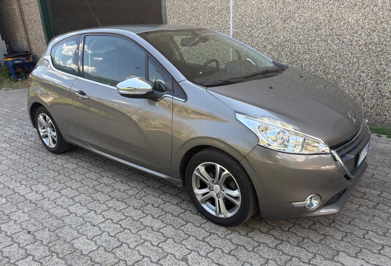 Peugeot 208 1.2 VTi 82 CV 3 porte Allure