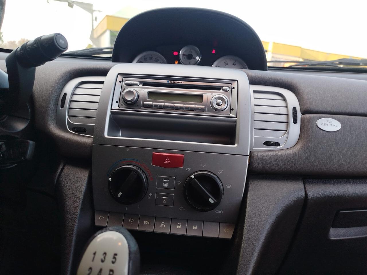 Lancia Ypsilon 1.4 Oro Ecochic GPL