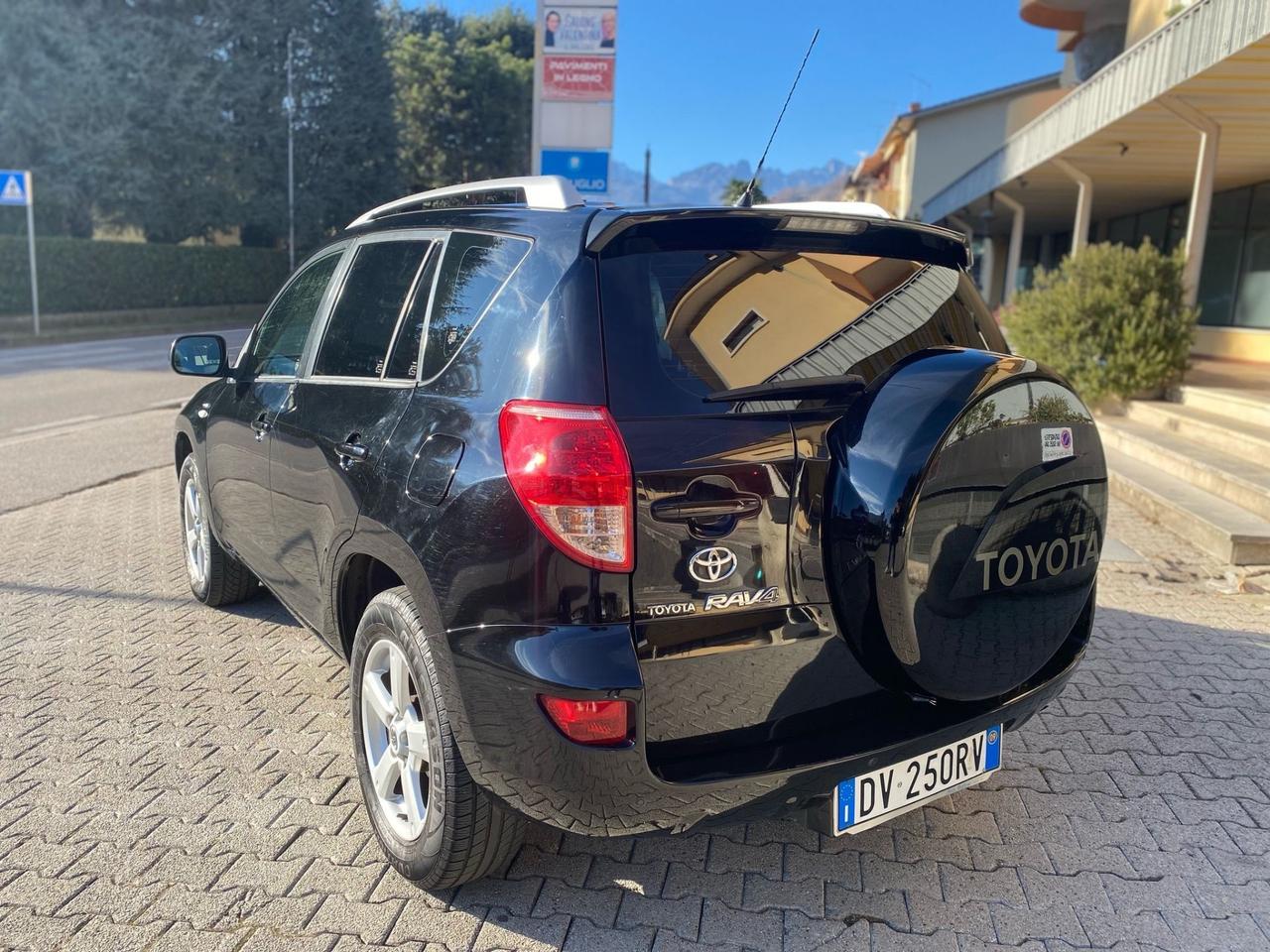 Toyota RAV 4 RAV4 2.2 D-4D 136 CV Luxury