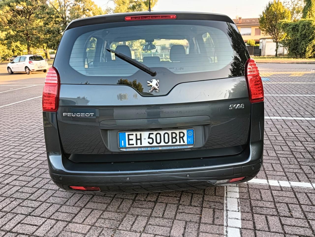 PEUGEOT 5008 1.6 VTI 120CV Family... 7 POSTTI .GPL VALIDO FINE DELL 2031... CELL 320 147 1147 WUATSAPP .CELL 3276540940 WUATSAPP..PREZZO 6200€ TRATABILLE