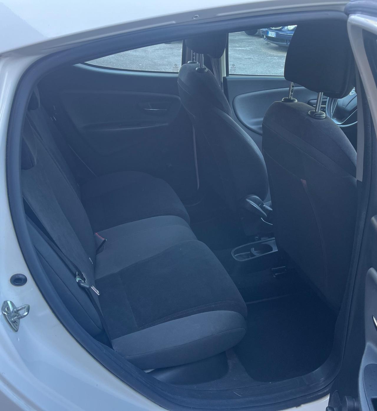 Lancia Ypsilon 1.2 69 CV 5 P Gold-km104000-